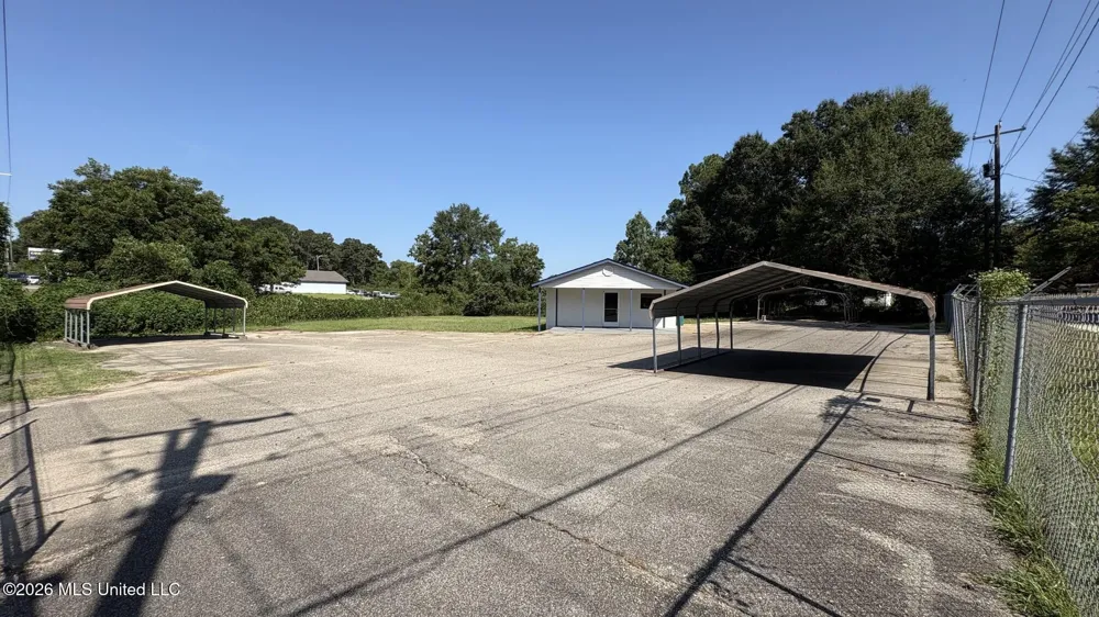 525 E Central Avenue Wiggins, MS 39577