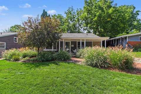 815 Sunrise Court