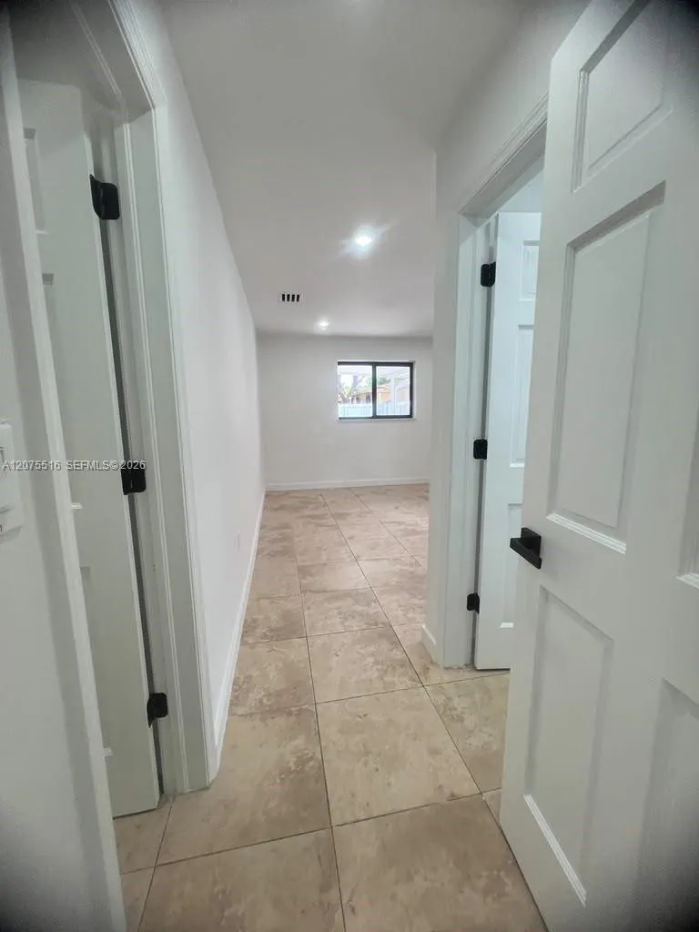 2370 NW 33rd St #2370 Miami, FL 33142