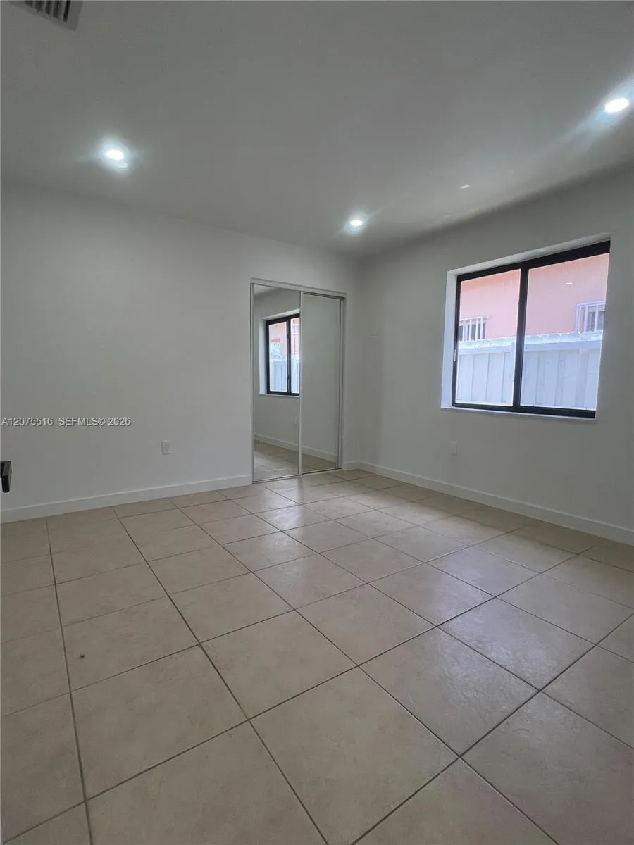 2370 NW 33rd St #2370 Miami, FL 33142