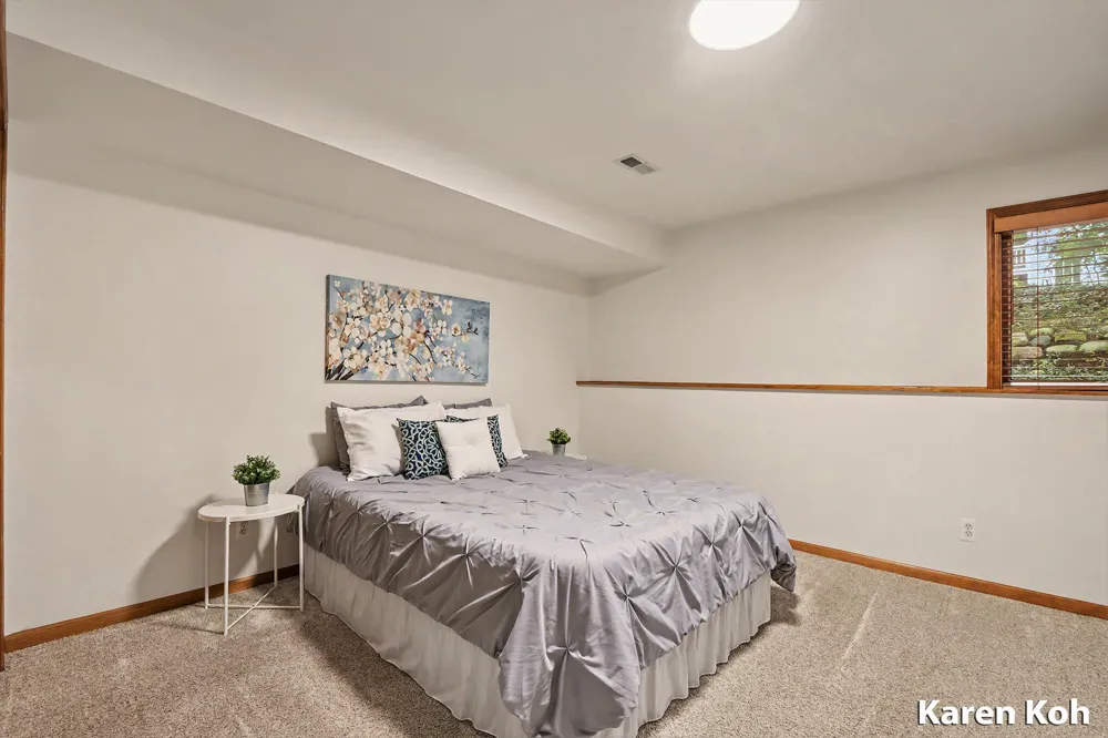 1834 Cross Bend Street NE Grand Rapids, MI 49505