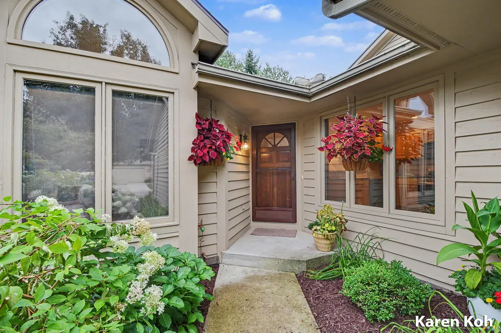 1834 Cross Bend Street NE Grand Rapids, MI 49505