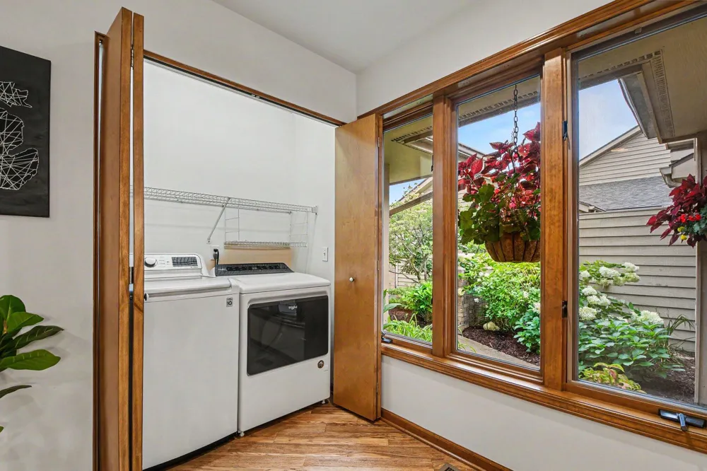 1834 Cross Bend Street NE Grand Rapids, MI 49505