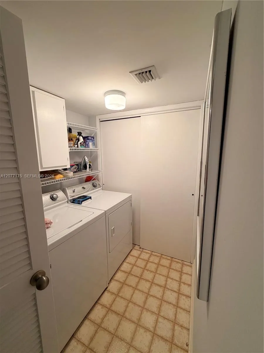 10847 W Clairmont Cir #302 Tamarac, FL 33321
