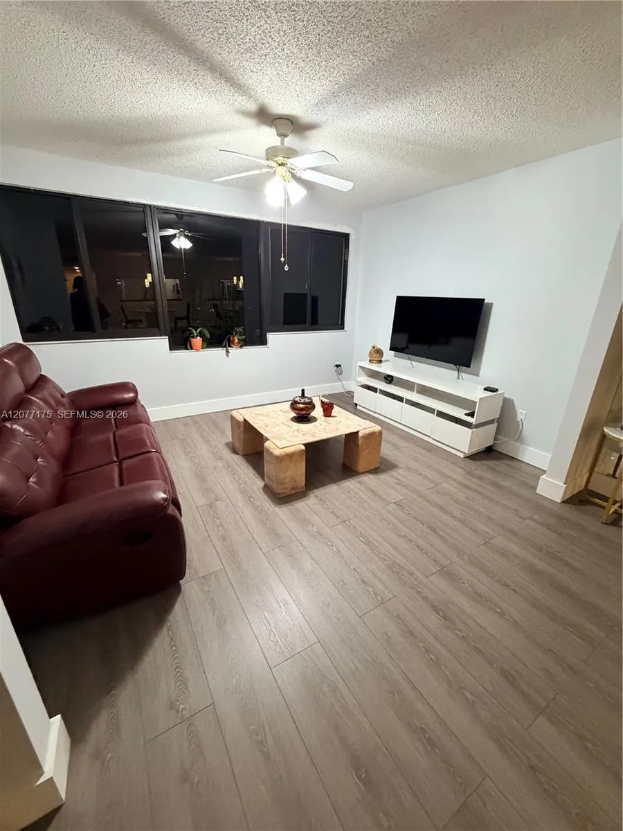 10847 W Clairmont Cir #302 Tamarac, FL 33321