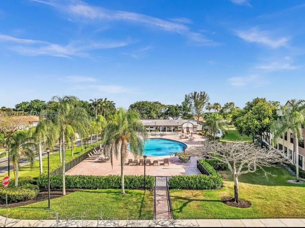 10847 W Clairmont Cir #302 Tamarac, FL 33321