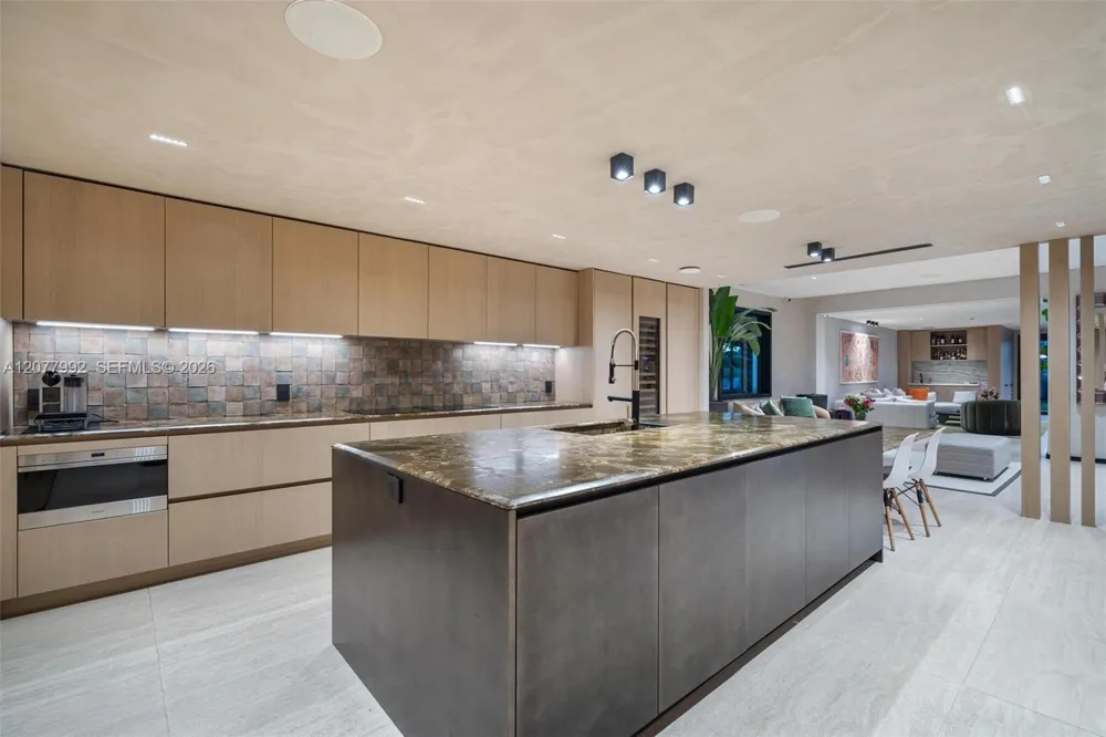 5170 La Gorce Dr Miami Beach, FL 33140