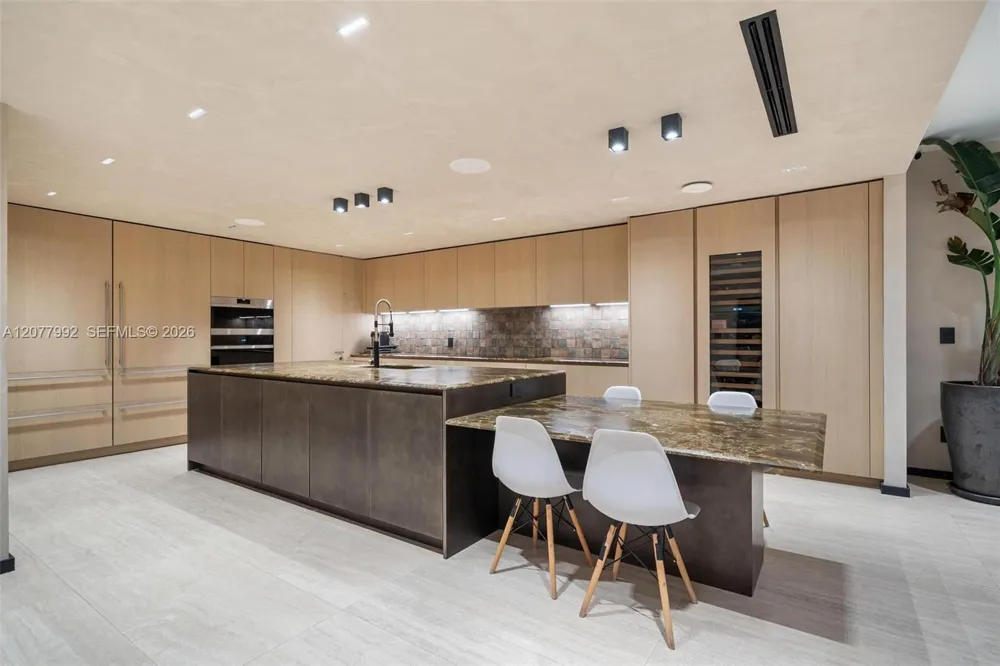 5170 La Gorce Dr Miami Beach, FL 33140