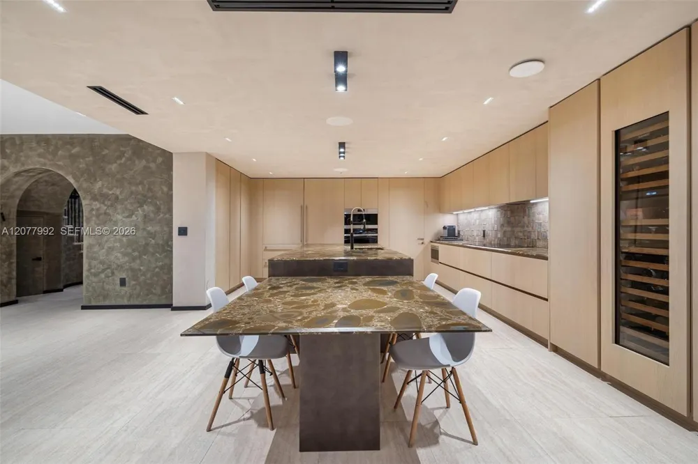 5170 La Gorce Dr Miami Beach, FL 33140