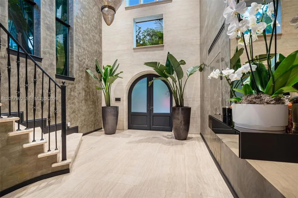 5170 La Gorce Dr Miami Beach, FL 33140