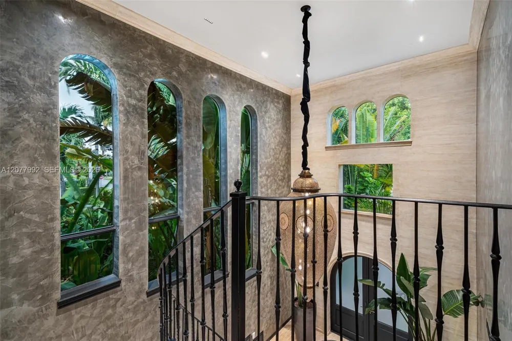 5170 La Gorce Dr Miami Beach, FL 33140