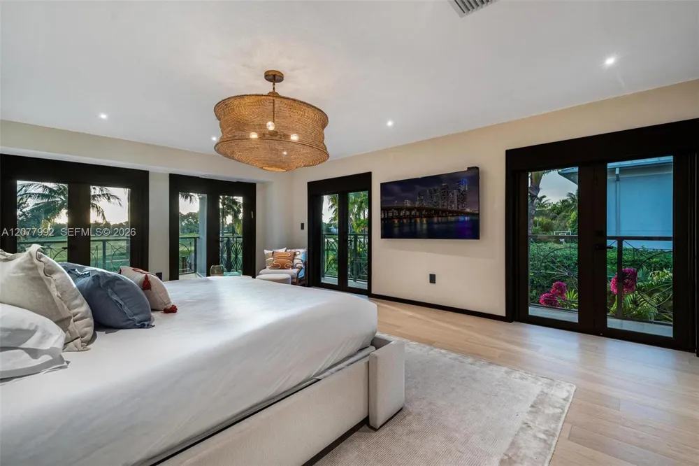 5170 La Gorce Dr Miami Beach, FL 33140