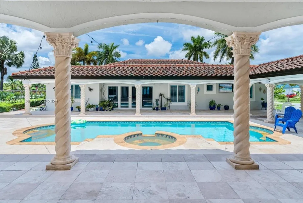 17122 SW 156th Ct Miami, FL 33187