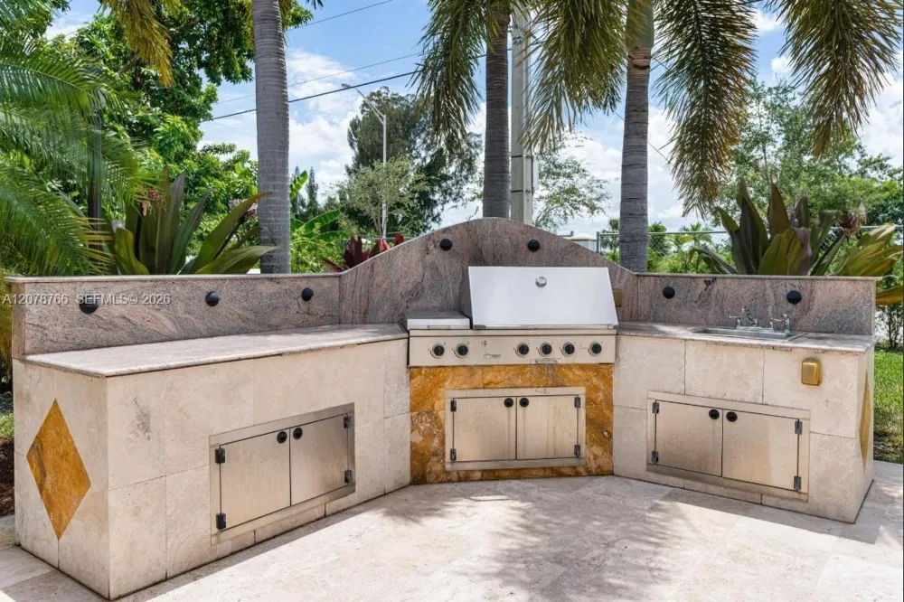17122 SW 156th Ct Miami, FL 33187