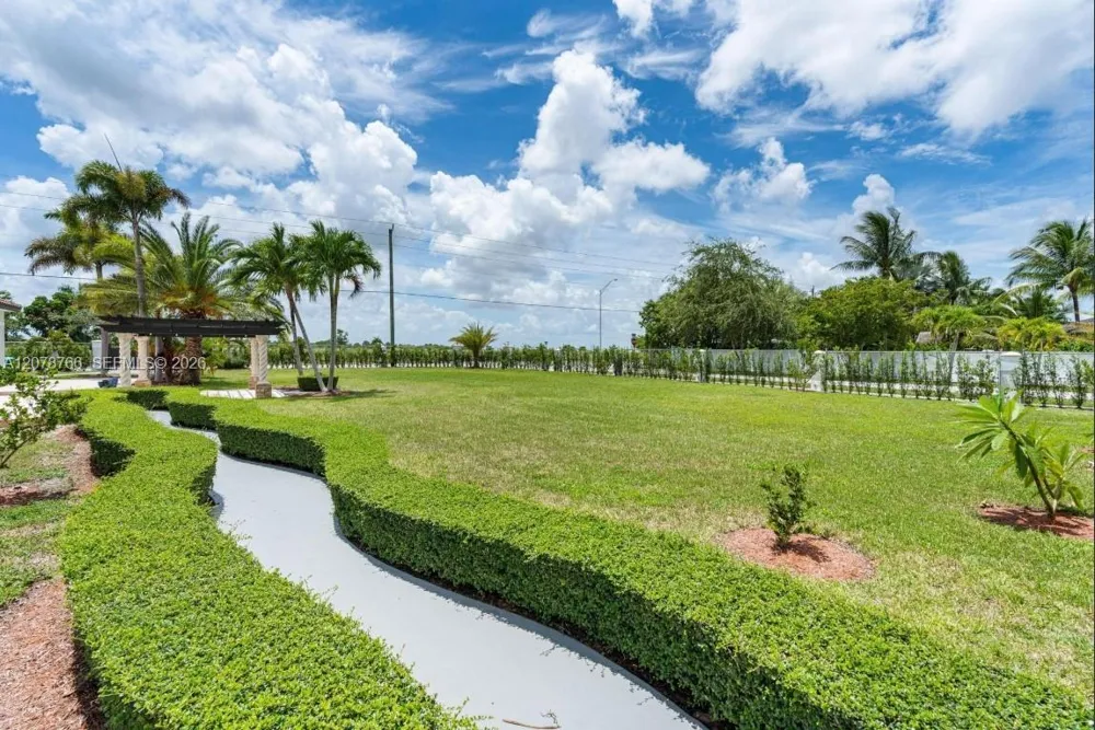 17122 SW 156th Ct Miami, FL 33187