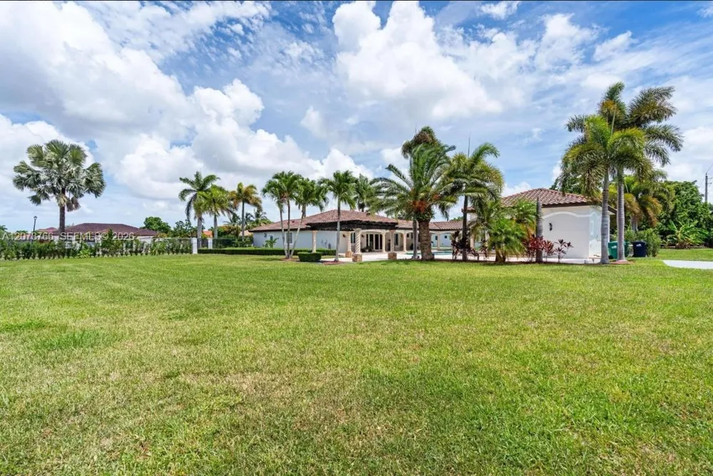 17122 SW 156th Ct Miami, FL 33187