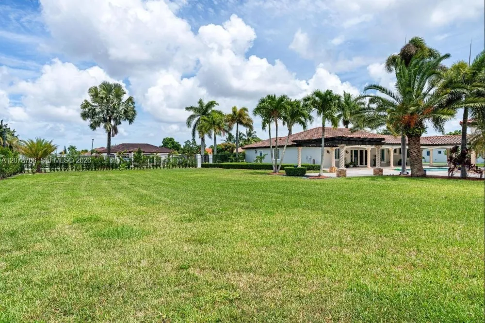 17122 SW 156th Ct Miami, FL 33187