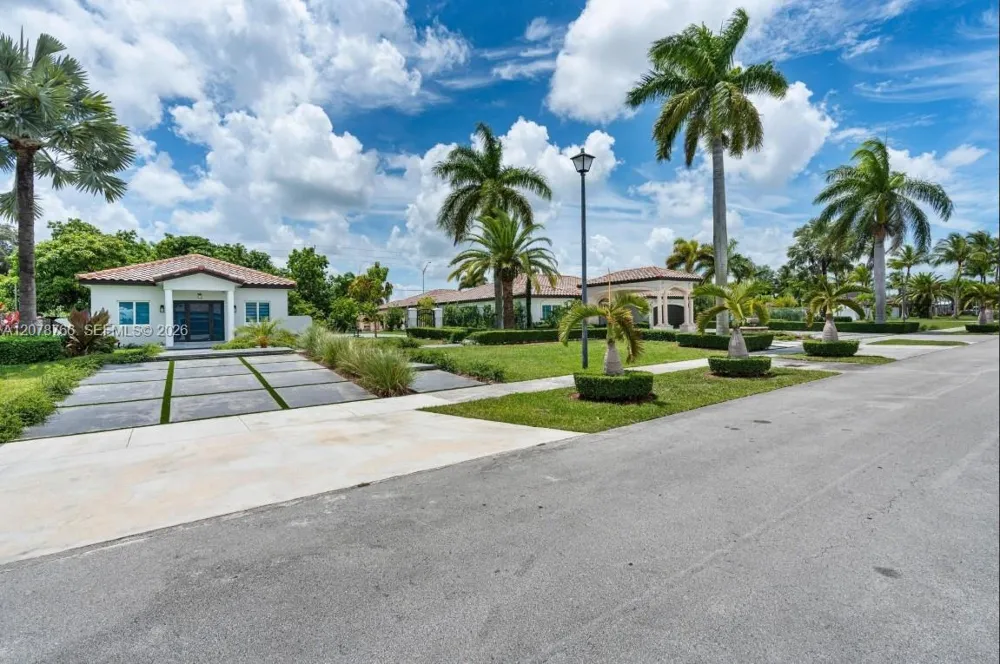 17122 SW 156th Ct Miami, FL 33187