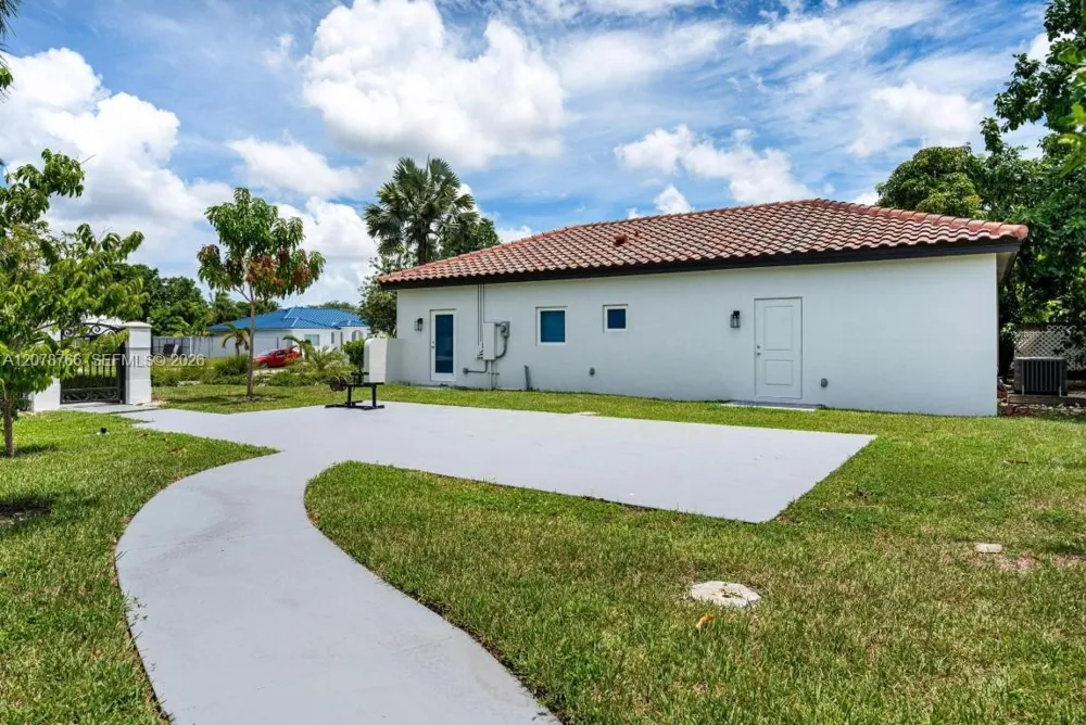 17122 SW 156th Ct Miami, FL 33187