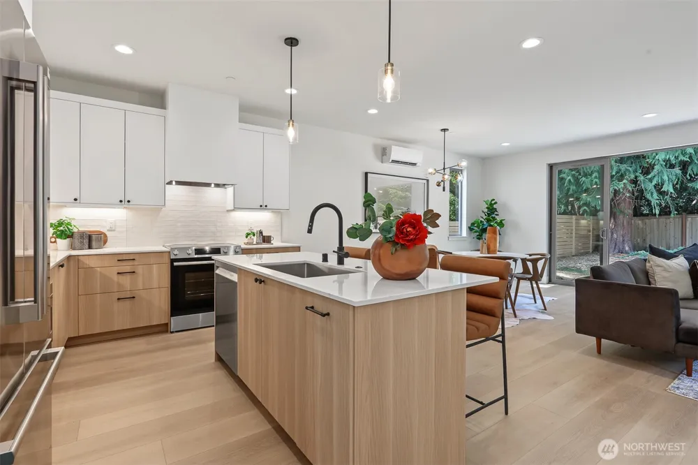 11249 108th Avenue NE Kirkland, WA 98033