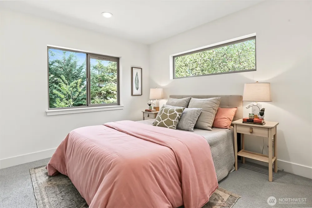 11249 108th Avenue NE Kirkland, WA 98033
