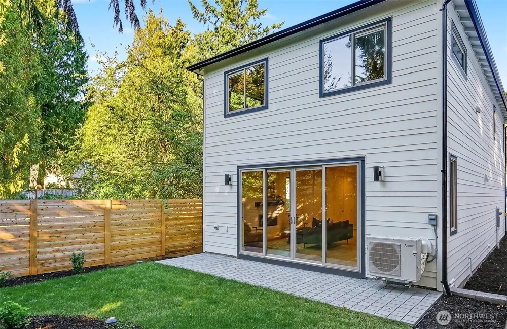 11249 108th Avenue NE Kirkland, WA 98033