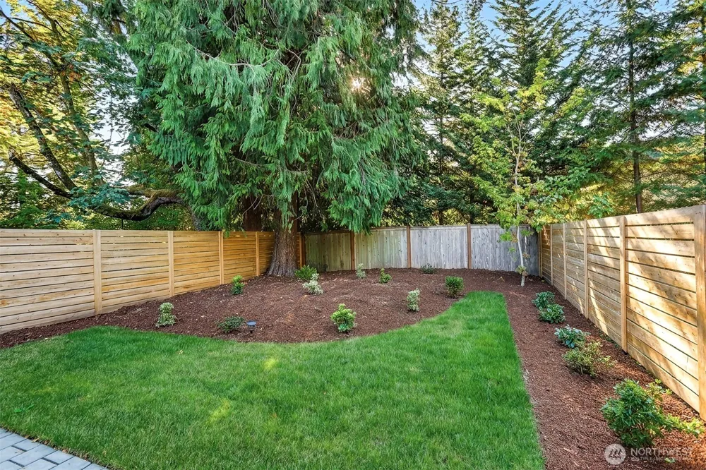 11249 108th Avenue NE Kirkland, WA 98033