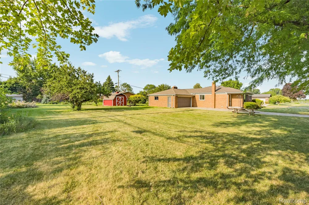 8527 Metropolitan Parkway Sterling Heights City, MI 48312