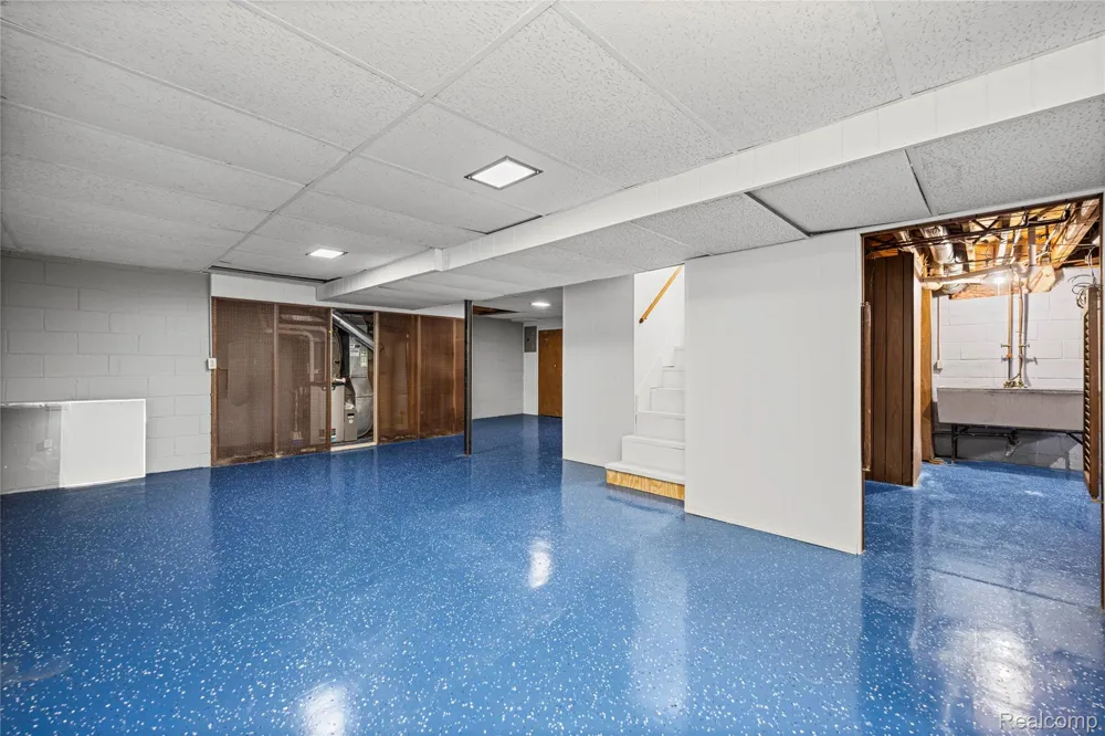8527 Metropolitan Parkway Sterling Heights City, MI 48312