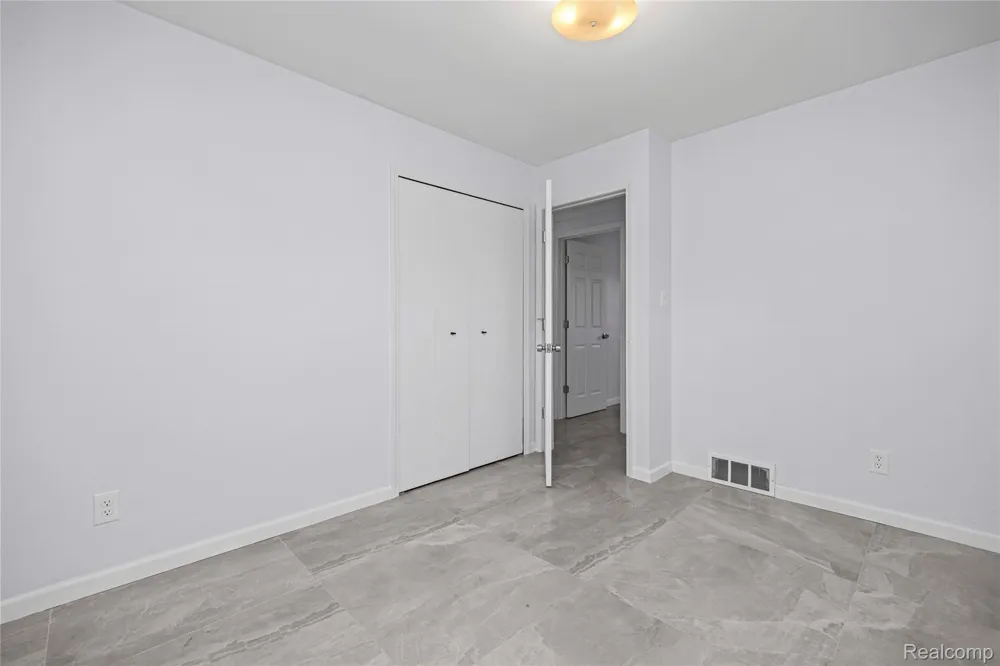 8527 Metropolitan Parkway Sterling Heights City, MI 48312