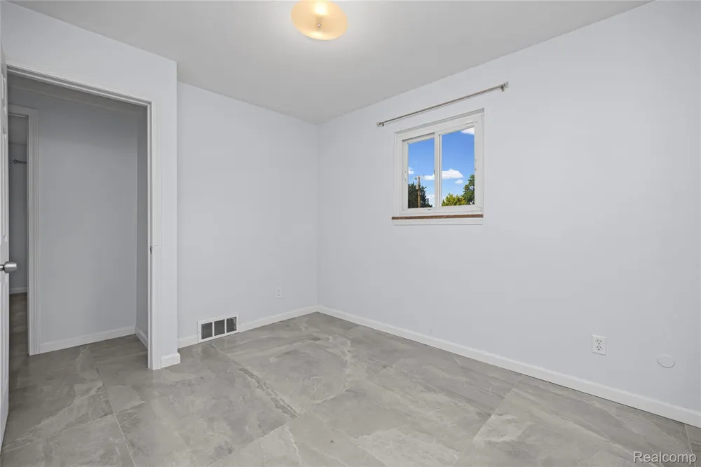 8527 Metropolitan Parkway Sterling Heights City, MI 48312