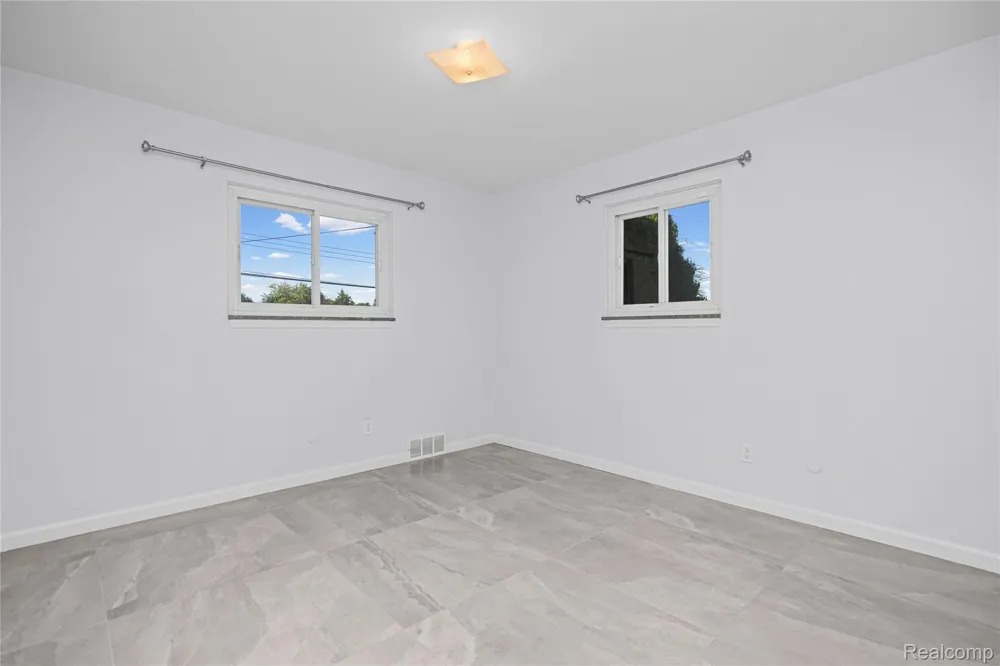 8527 Metropolitan Parkway Sterling Heights City, MI 48312