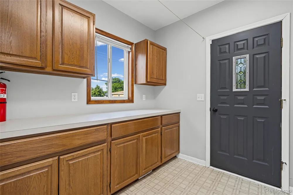 8527 Metropolitan Parkway Sterling Heights City, MI 48312