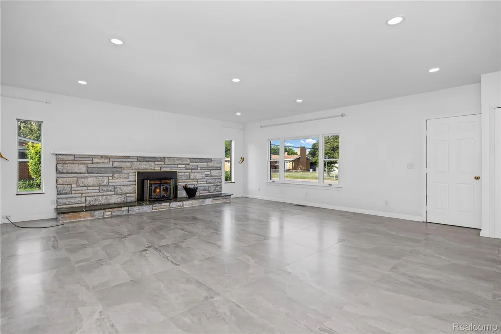8527 Metropolitan Parkway Sterling Heights City, MI 48312