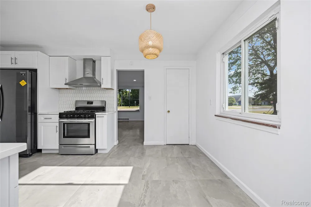 8527 Metropolitan Parkway Sterling Heights City, MI 48312
