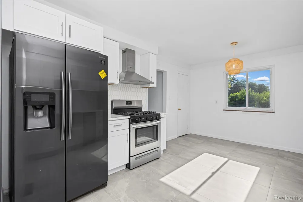 8527 Metropolitan Parkway Sterling Heights City, MI 48312