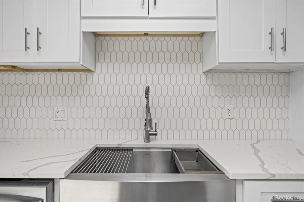 8527 Metropolitan Parkway Sterling Heights City, MI 48312
