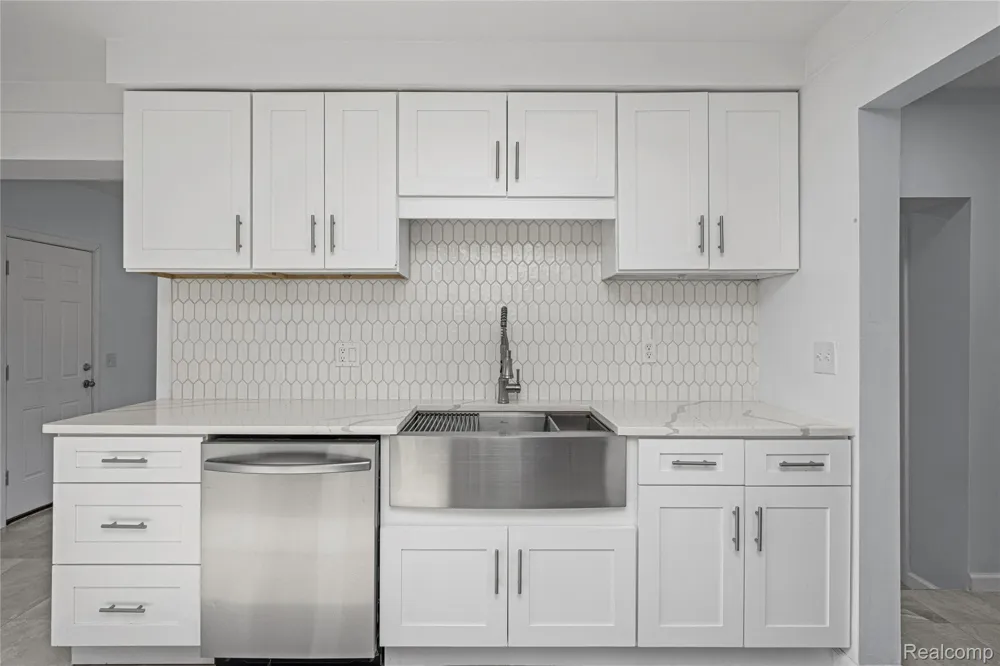 8527 Metropolitan Parkway Sterling Heights City, MI 48312