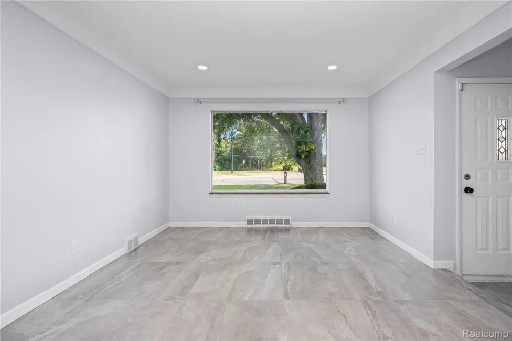 8527 Metropolitan Parkway Sterling Heights City, MI 48312