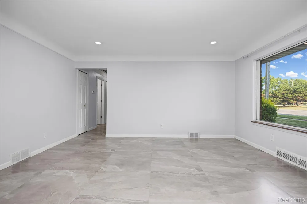 8527 Metropolitan Parkway Sterling Heights City, MI 48312