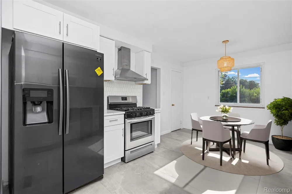 8527 Metropolitan Parkway Sterling Heights City, MI 48312