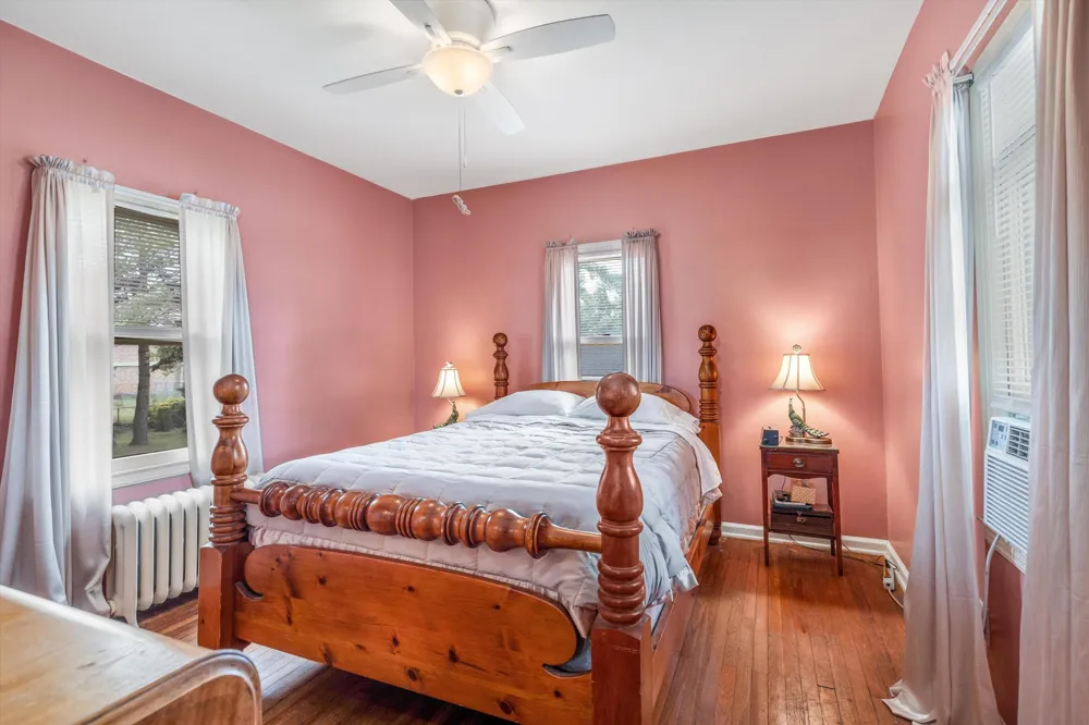 18710 Common Road Roseville City, MI 48066