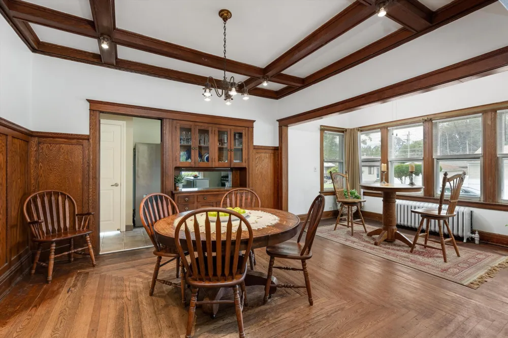 18710 Common Road Roseville City, MI 48066