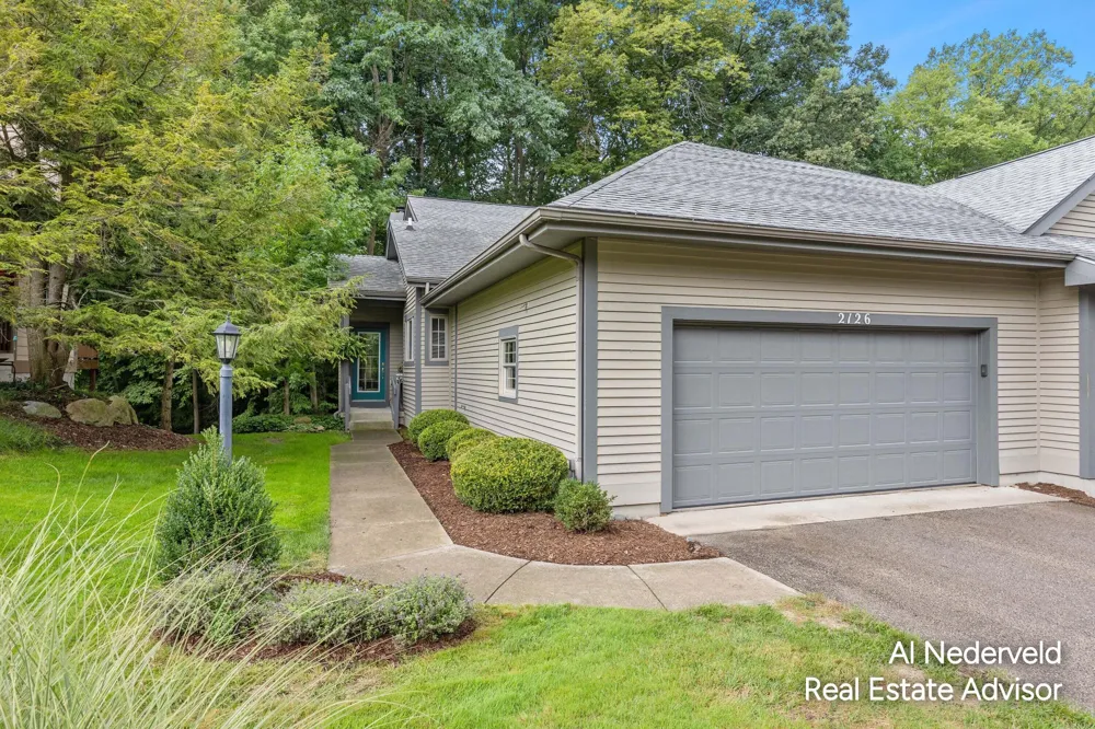 2126 S Cross Creek Drive SE Grand Rapids City, MI 49508