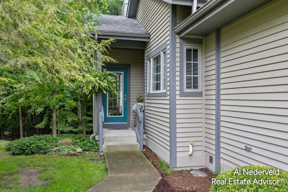 2126 S Cross Creek Drive SE Grand Rapids City, MI 49508