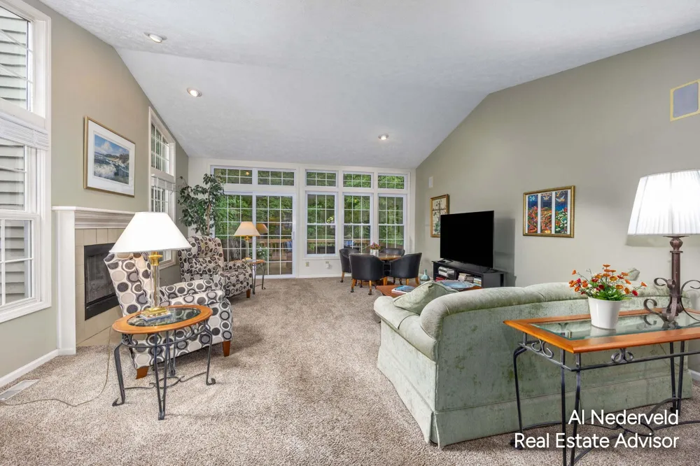 2126 S Cross Creek Drive SE Grand Rapids City, MI 49508