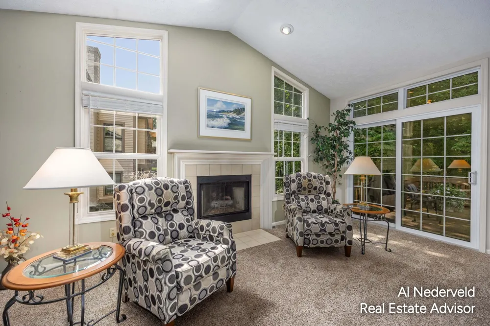 2126 S Cross Creek Drive SE Grand Rapids City, MI 49508