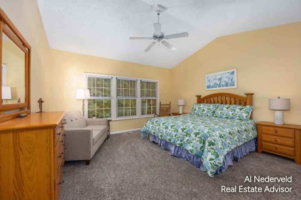 2126 S Cross Creek Drive SE Grand Rapids City, MI 49508
