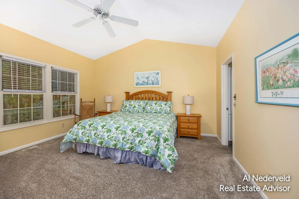 2126 S Cross Creek Drive SE Grand Rapids City, MI 49508