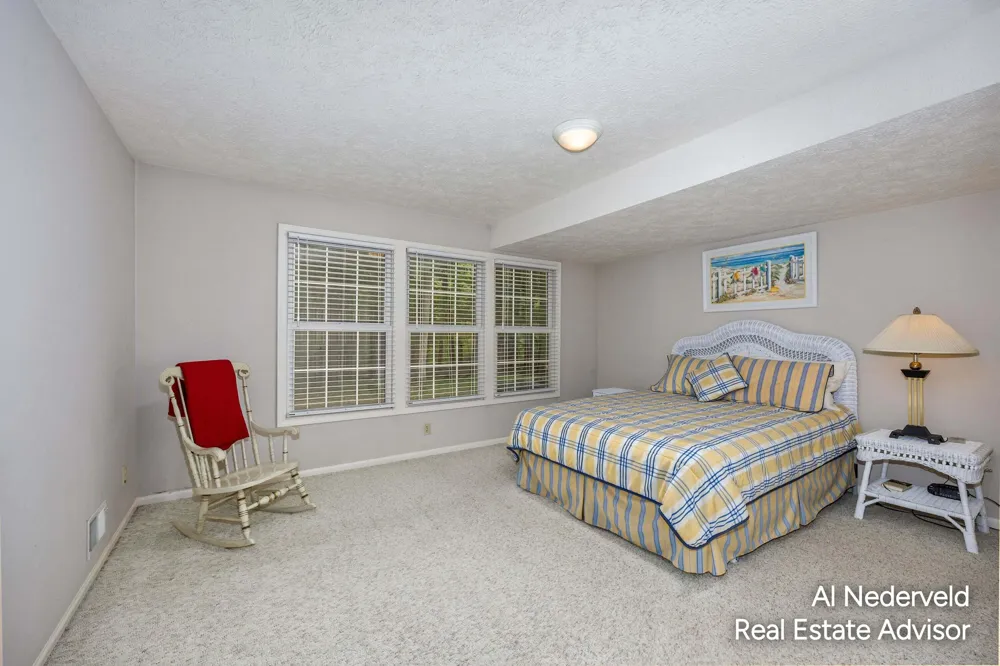 2126 S Cross Creek Drive SE Grand Rapids City, MI 49508
